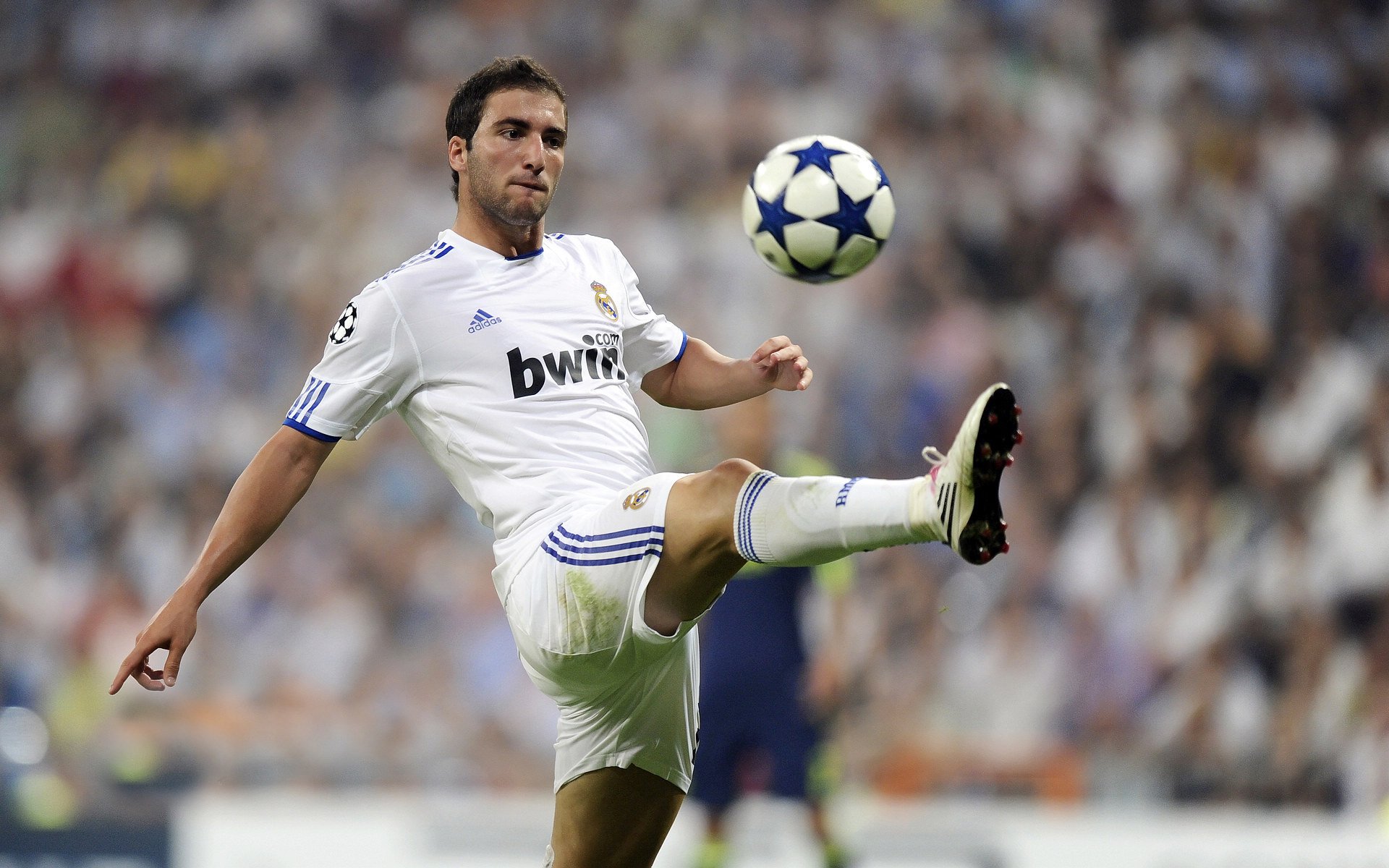 开云全站下载-LOL英雄操作技巧震撼赛场,英雄联盟震撼